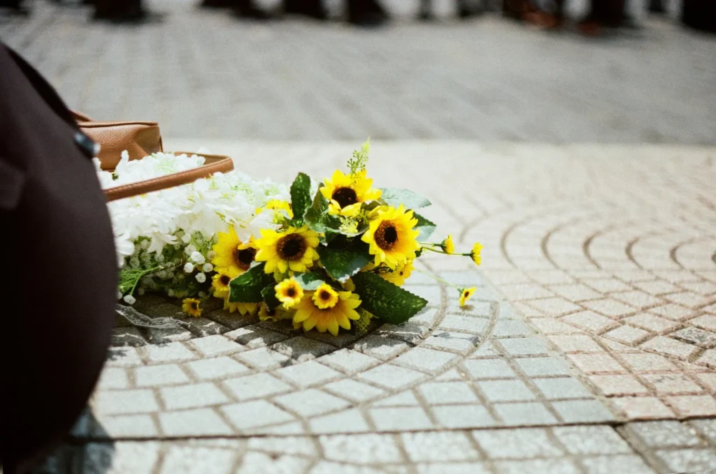 Crémation inhumation | Comparatif et prix 2026 [Guide]